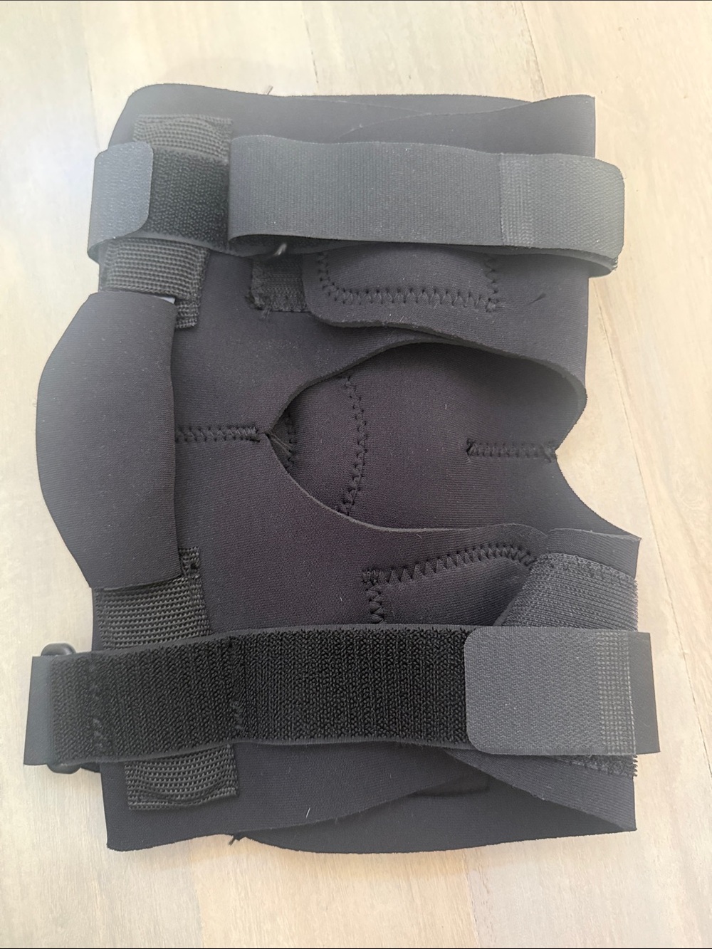 FUTURO Adjustable Knee Support Brace - Picture 3 of 3